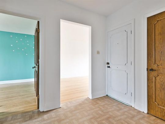 1827 Rue du Collège - Photo 1