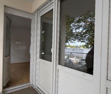 Charmante 2-Raum-Wohnung - frisch gestrichen & mit Einbauküche (EBK) - Photo 1