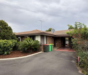 WELL PRESENTED UNIT IN PRIME LOCATION - Photo 5