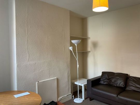 3 Bedroom Semi Detached To Rent in Lenton - Photo 1