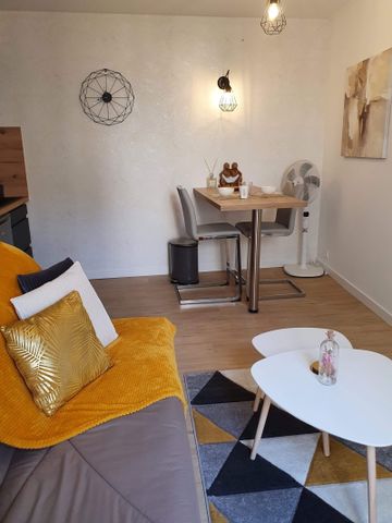 Rue Nesmond : F2 meublé - Photo 2