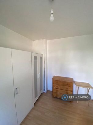 3 bedroom flat to rent - Photo 1