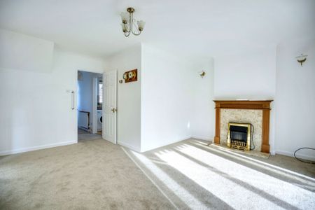 3 bed detached house to rent in Ethelbert Road, Faversham, ME13 - Photo 2