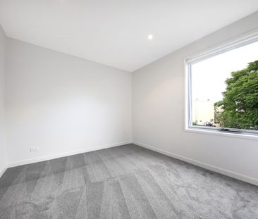 5 Sunhill Court, St Kilda East VIC 3183 - Townhouse For Rent | Domain - Photo 4