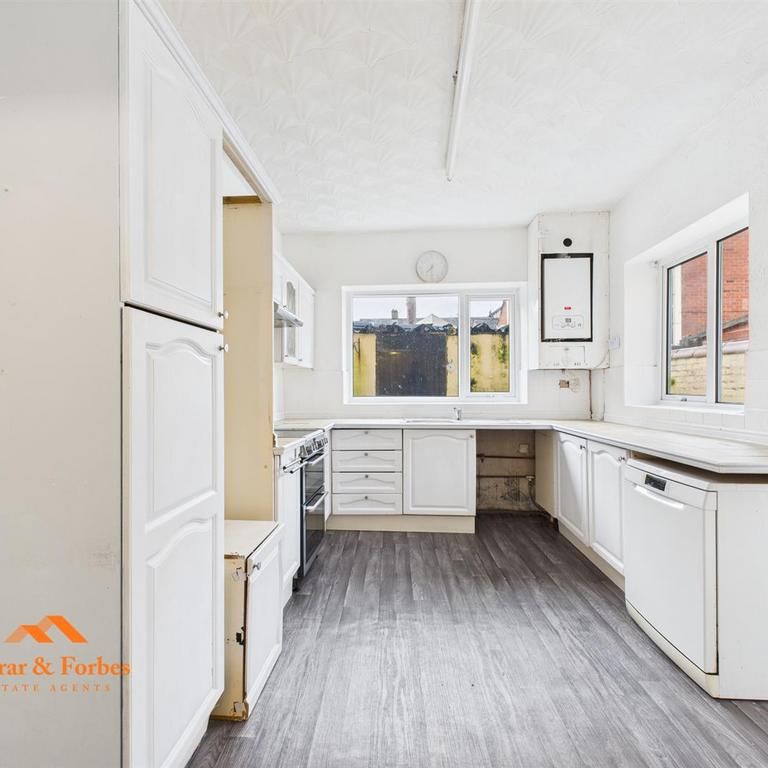 3 bedroom terraced house to rent - Photo 1