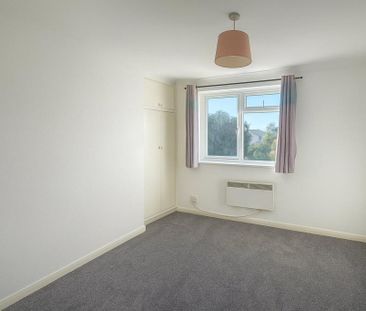 2 bedroom maisonette to rent - Photo 2