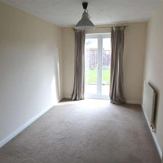 Haywain Close, Abbey Fields, SN25 - Photo 1