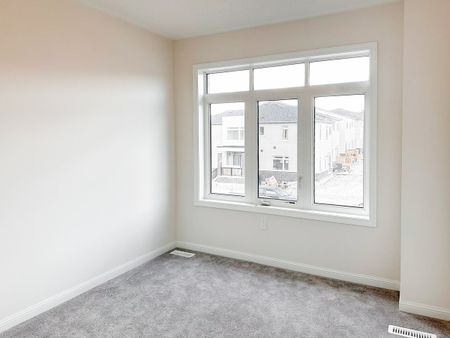 For Lease - 2611 Secreto Drive, Oshawa, Ontario - Photo 5