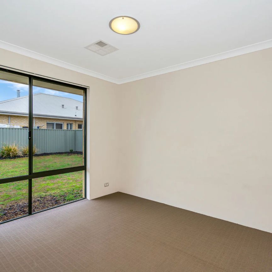 17 Harvey Crescent, South Yunderup. - Photo 1