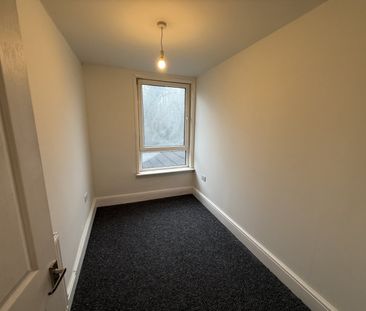 4 bed Terraced - To Let - Photo 2