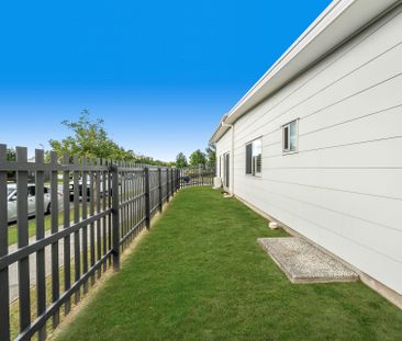 Modern Style & Effortless Living in Prime Narangba Location - Photo 3