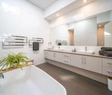 Furnished Character Villa on Generous Allotment in Prime Forestville - Photo 5