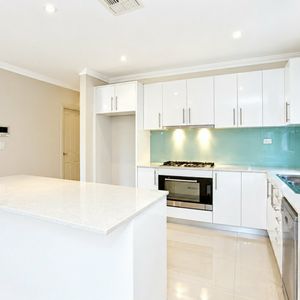47 Tall Trees Drive, Glenmore Park NSW - Photo 2