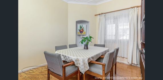 Original two bedroom home - Photo 2