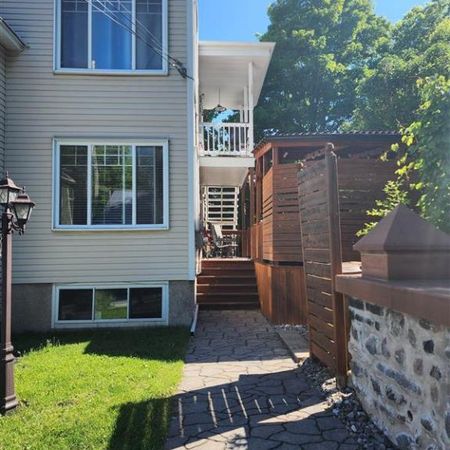 À louer – 5 ½ au 2e étage d’un triplex – Vieux-Mont-Saint-Hilaire 1 700 $ par mois - Photo 4