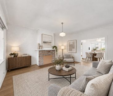 Art Deco Two Bedroom Residence with Modern Comforts and Private Access - Photo 1