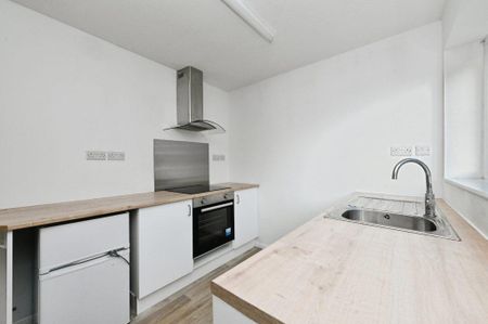 2 bedroom semi-detached bungalow to rent - Photo 5