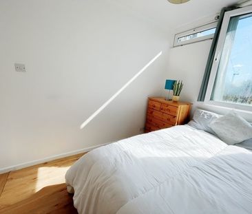 Room in a Shared House, Cable St, E1W - Photo 3