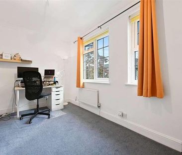 Vanderbilt Villas, Sterne Street, London, W12 - Photo 4