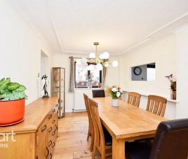 4 bedroom semi-detached house to rent - Photo 4