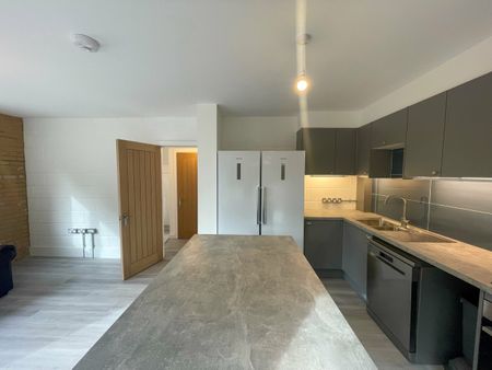 Edgeware Road, Staple Hill, BS16 4LZ - Photo 3