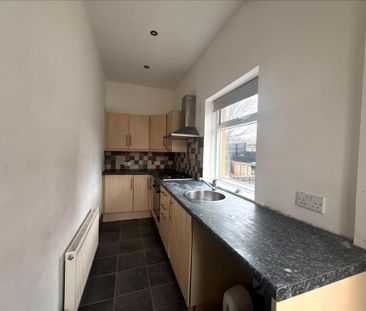 2 bedroom end of terrace house to rent - Photo 3