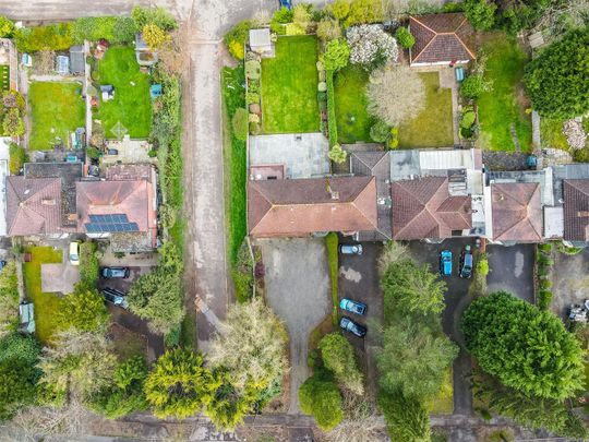 5 bed semi-detached house to rent in Streetsbrook Road, Shirley, Solihull - Photo 1