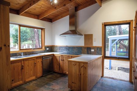 Character Family Home Close To Beach - Photo 5