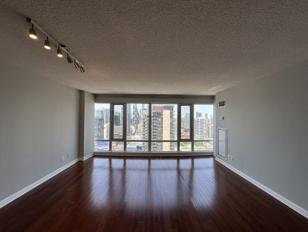 For Lease - 210 Victoria Street Unit# 3913, Toronto, Ontario - Photo 2