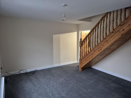 3 bedroom link detached house to rent - Photo 2