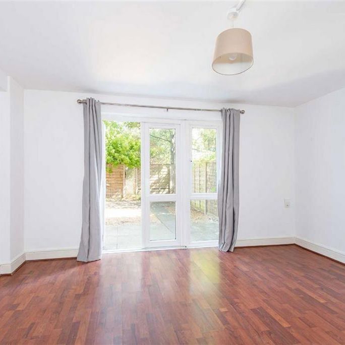 3 bedroom flat to rent - Photo 1