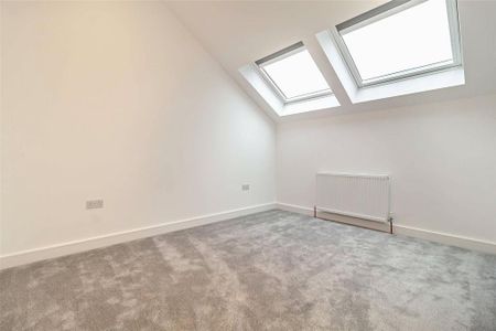 2 bedroom semi-detached house to rent - Photo 5