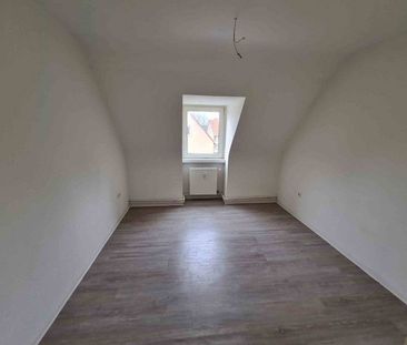 Dachgeschoss-Wohnung in Grevenbroich-Wevelinghoven - Photo 1