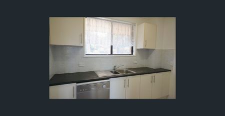 Spacious 2 bedroom air conditioning unit with floor board - Photo 5