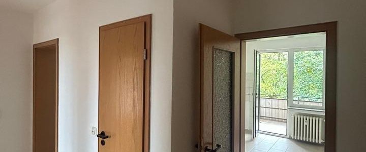 Ruhige Drei Zimmer Wohnung mit Balkon in Oberhausen zu vermieten - Photo 1