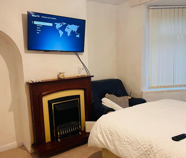 1 bedroom in a house share to rent - Photo 5