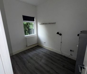 1 Bed Flat, Toxteth, L8 - Photo 2