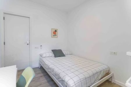 Carrer de lAlcalde Albors, Valencia, Valencian Community 46018 - Photo 5