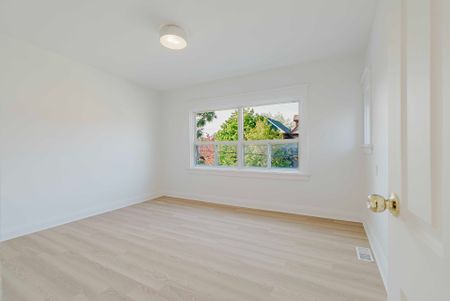 For Lease - 4 GREENLAW Avenue Unit# Main, Toronto, Ontario - Photo 2