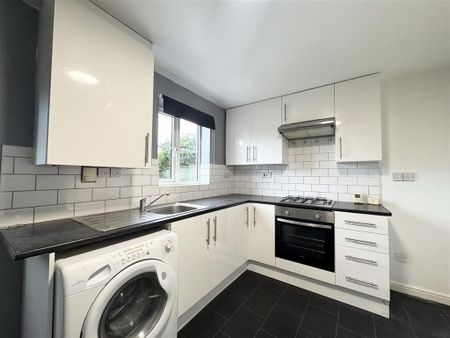 2 bedroom terraced house to rent - Photo 5