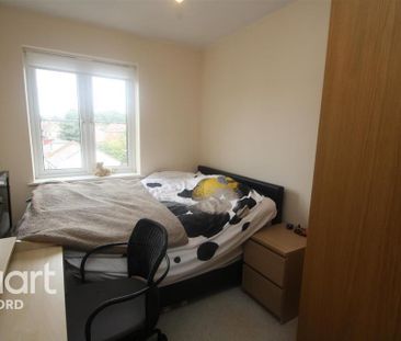 2 bedroom flat to rent - Photo 6