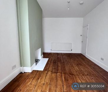 5 bedroom semi-detached house to rent - Photo 4