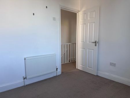 2 bedroom semi-detached house to rent - Photo 3