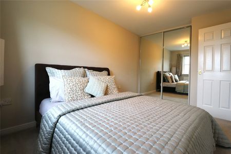 Kingfisher Drive, Greenhithe, Kent, DA9 9RS - Photo 4