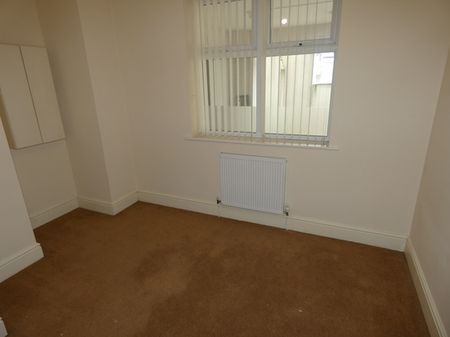 Dickson Road Flat 3 - Photo 4