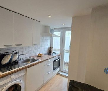 1 bedroom flat to rent - Photo 6