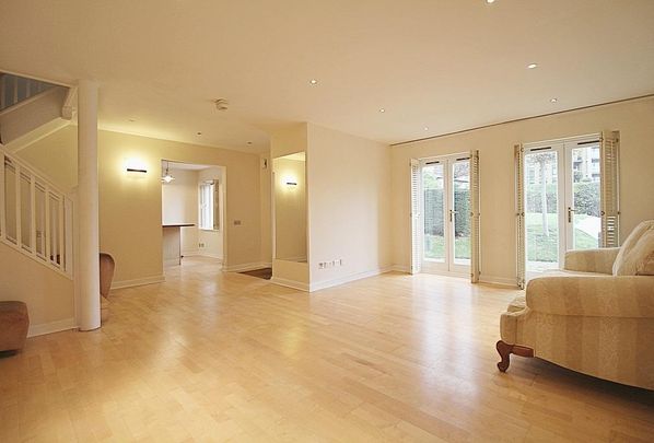 3 bedroom semi-detached house to rent - Photo 1