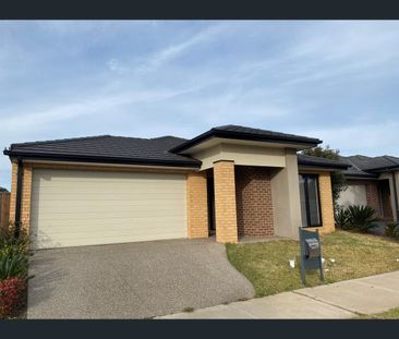6 Karinya Way, Harkness, Vic 3337 - Photo 2