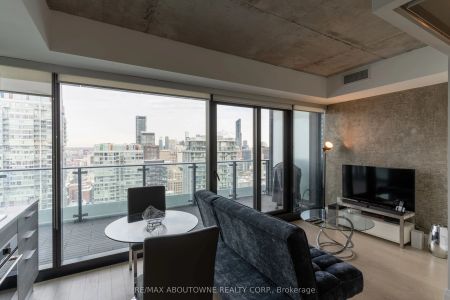 224 King Street W #3302 - Photo 2