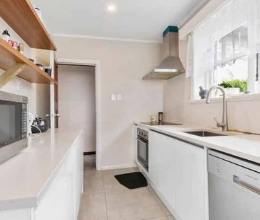 Renovated 4-Bedroom Home with Carport - Photo 5